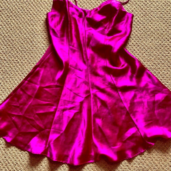 Never worn Purple/Fuchsia Lingerie size small - Picture 3 of 3